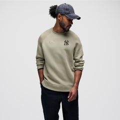 MLB New York Yankees Nike Tech Fleece Raglan Sweatshirt