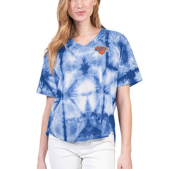 NBA New York Knicks G-III 4Her by Carl Banks Women's Tournament Raglan Oversized Tie-Dye V-Neck T-Shirt