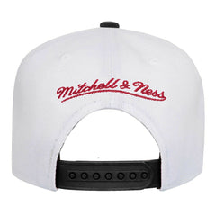 NBA Chicago Bulls Youth Wave Runner Snapback Hat