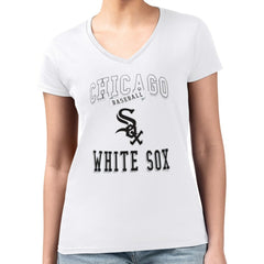 MLB Chicago White Sox G-III 4Her by Carl Banks Women's Super-Slim Fit Lightweight Team Logo Graphic V-Neck T-Shirt