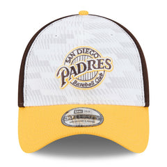 MLB San Diego Padres New Era 2025 MLB Clubhouse 39THIRTY Flex Hat