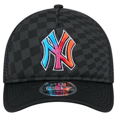 MLB New York Yankees New Era Gradient 9FORTY A-Frame M-Crown Trucker Adjustable Hat