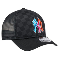 MLB New York Yankees New Era Gradient 9FORTY A-Frame M-Crown Trucker Adjustable Hat
