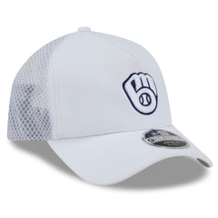 MLB Milwaukee Brewers New Era 2026 Batting Practice Apex 9FORTY Adjustable Trucker Hat