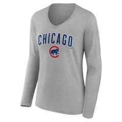 MLB Chicago Cubs Women's Team Lockup Long Sleeve V-Neck T-Shirt