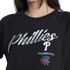 MLB Philadelphia Phillies G-III 4Her by Carl Banks Women's Classic Play Cropped T-Shirt