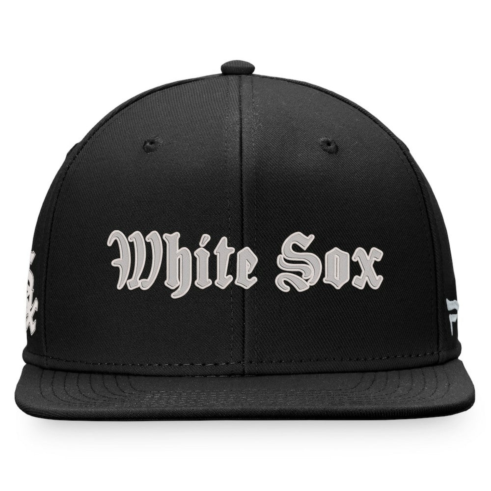 MLB Chicago White Sox Fanatics Gothic Script Fitted Hat