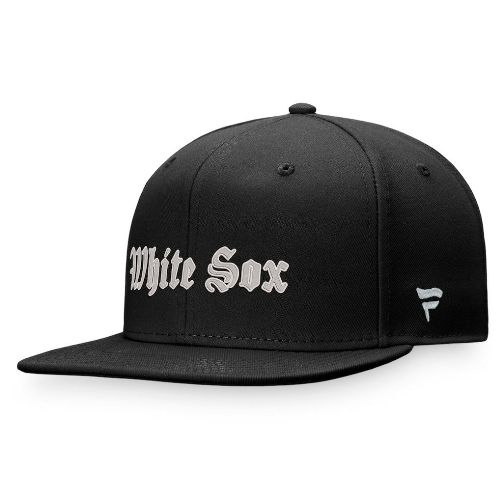 MLB Chicago White Sox Fanatics Gothic Script Fitted Hat