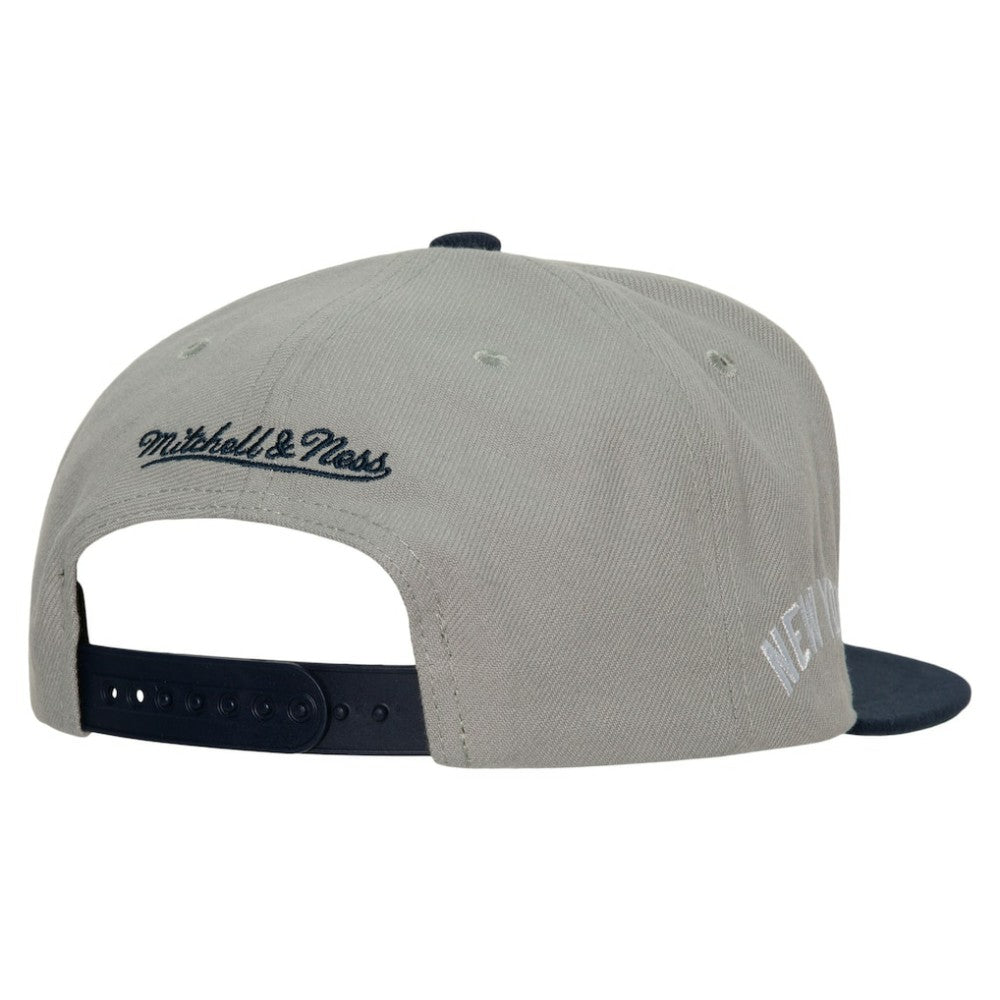 MLB New York Yankees Mitchell & Ness Cooperstown Collection Away Snapback Hat