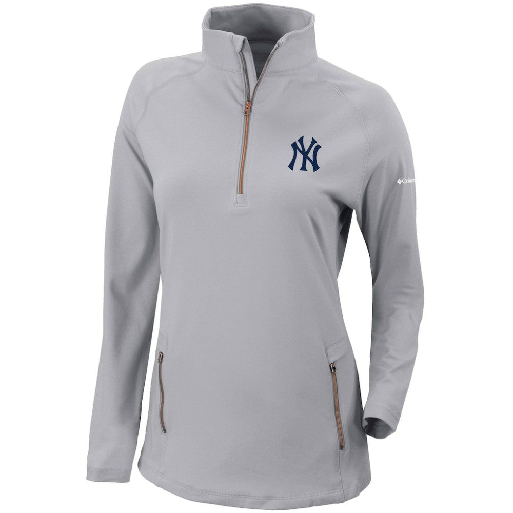 MLB New York Yankees Columbia Women's Omni-Wick Outward Nine Quarter-Zip Pullover Top