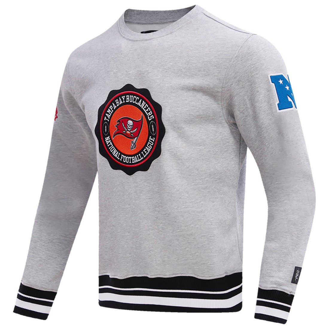 Pro Standard Crest Emblem Pullover Sweatshirt - Tampa Bay Buccaneers