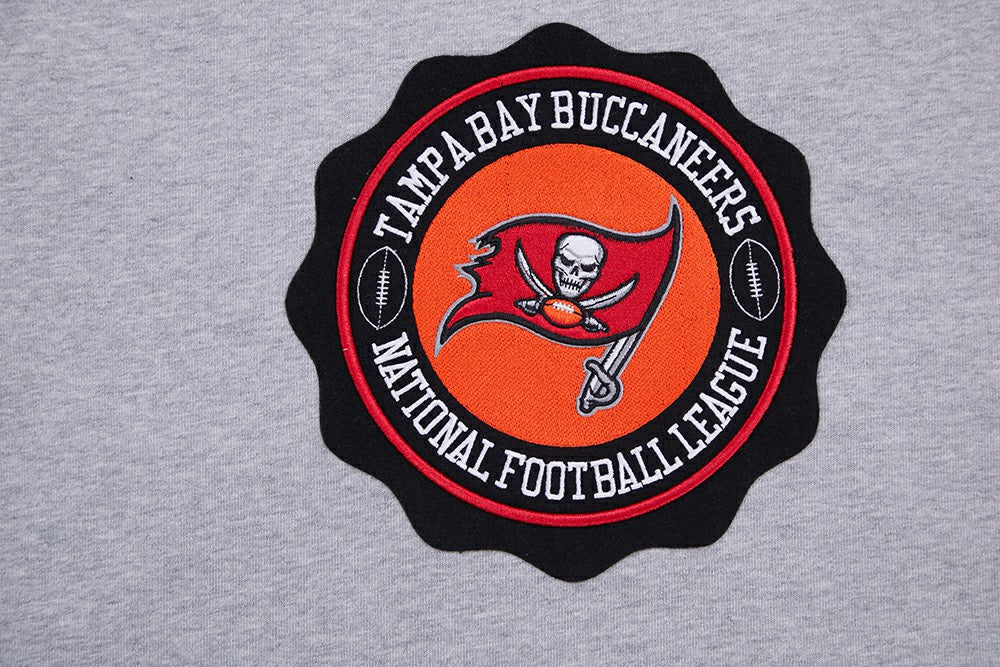Pro Standard Crest Emblem Pullover Sweatshirt - Tampa Bay Buccaneers