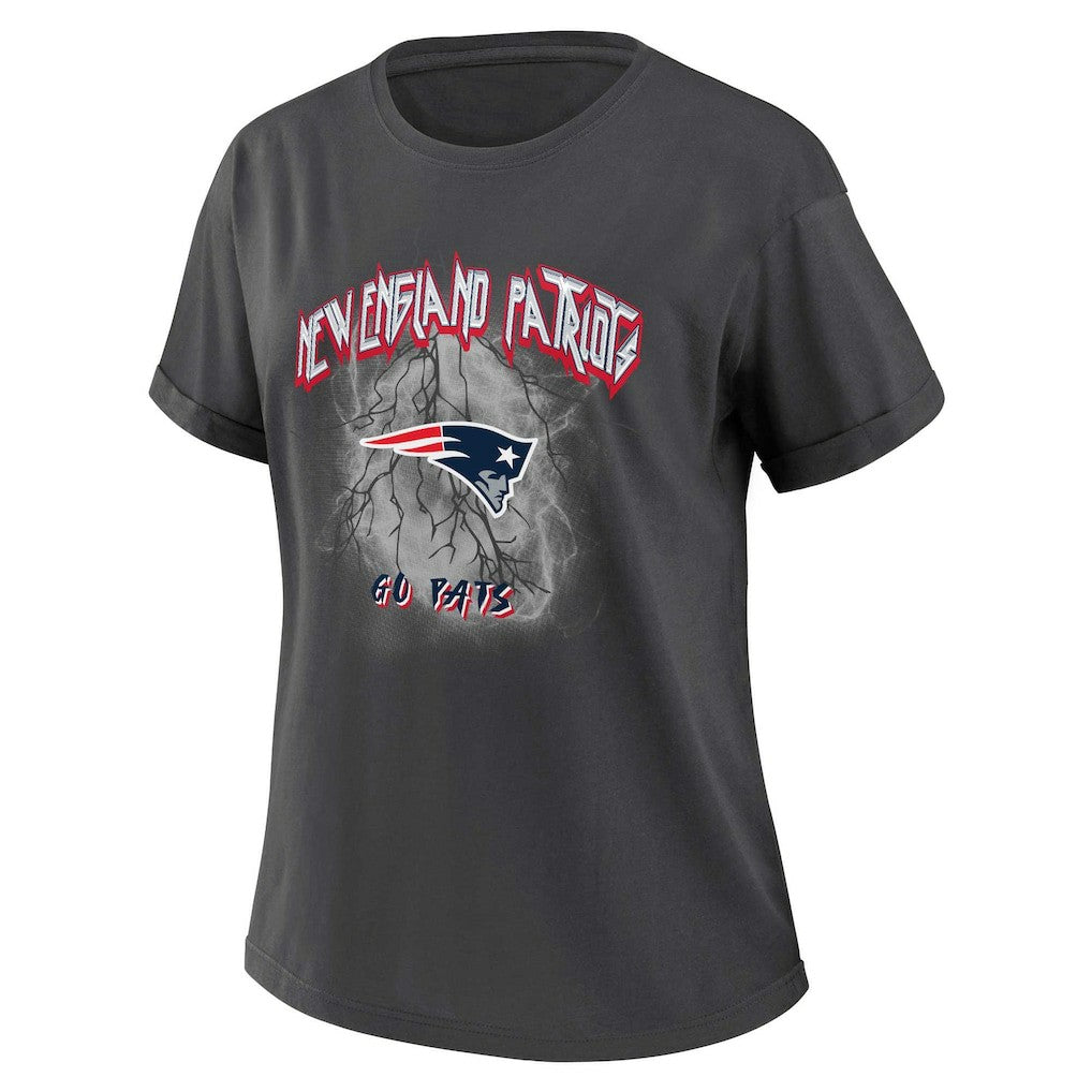 WEAR by Erin Andrews Women's Boyfriend T-Shirt - New England Patriots