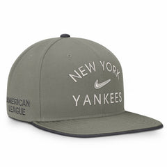 MLB New York Yankees Nike Pro Dri-FIT Snapback Hat