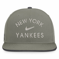 MLB New York Yankees Nike Pro Dri-FIT Snapback Hat