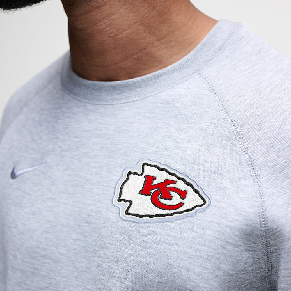 Tech Fleece Raglan Sweatshirt - Kansas City Chiefs