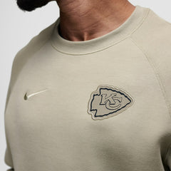 Tech Fleece Raglan Sweatshirt - Kansas City Chiefs