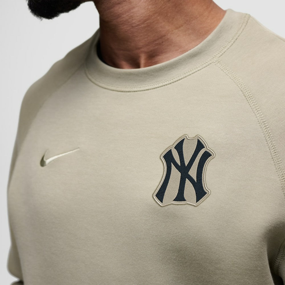 MLB New York Yankees Nike Tech Fleece Raglan Sweatshirt