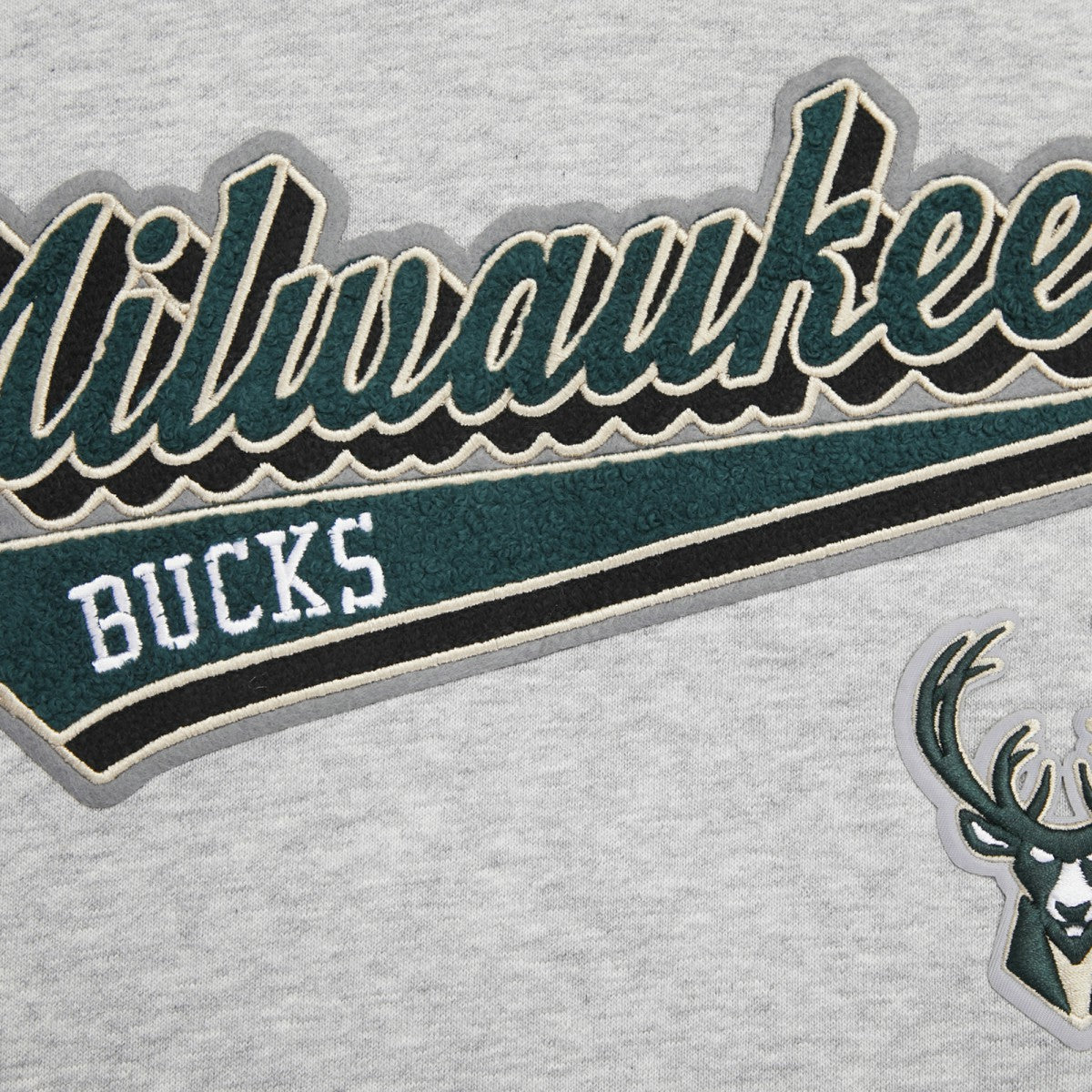 NBA Milwaukee Bucks Pro Standard Women's Script Tail Cropped Pullover Hoodie