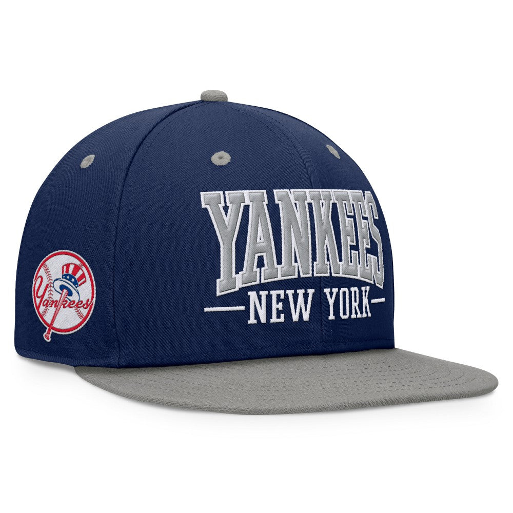 MLB New York Yankees Fanatics Fundamental Bold Snapback Hat