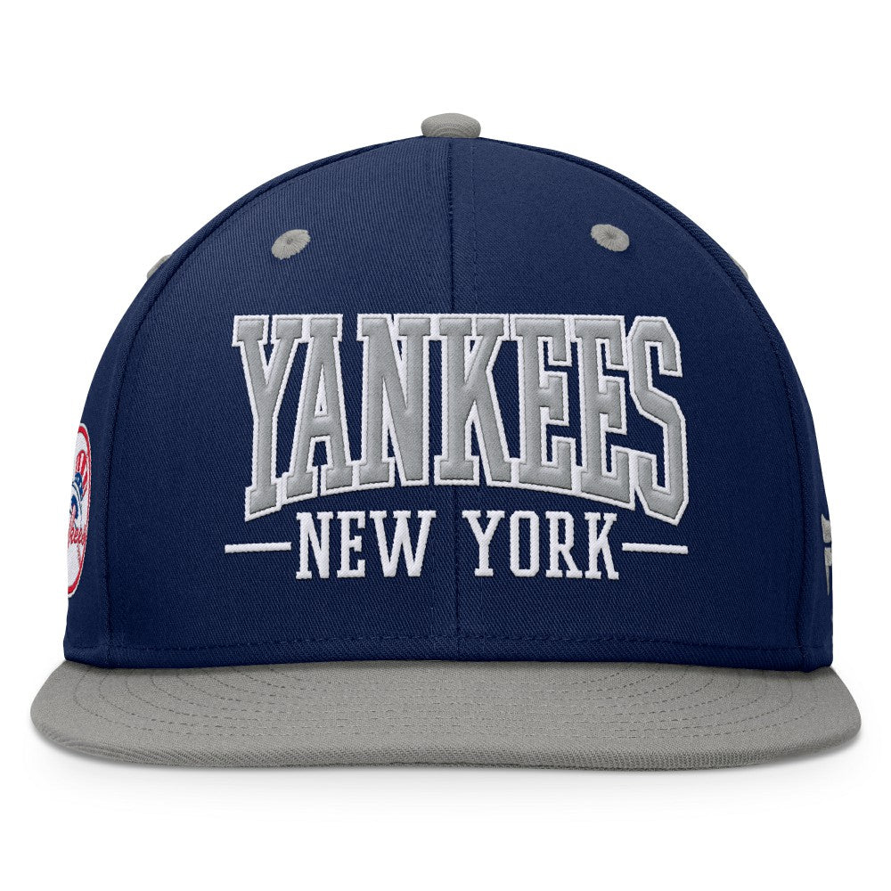 MLB New York Yankees Fanatics Fundamental Bold Snapback Hat
