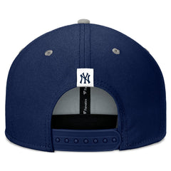MLB New York Yankees Fanatics Fundamental Bold Snapback Hat
