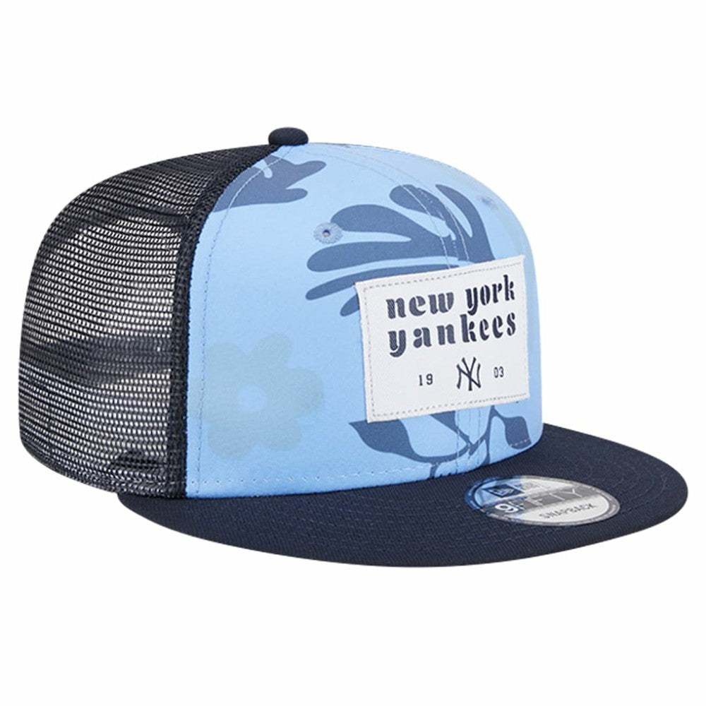 MLB New York Yankees New Era Bikini Bottom Trucker 9FIFTY Snapback Hat