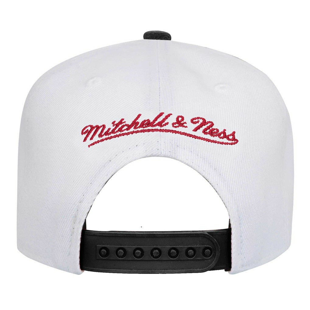 NBA Chicago Bulls Youth Wave Runner Snapback Hat