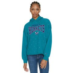 NBA Charlotte Hornets Tommy Jeans Women's Stella Cropped Pullover Hoodie