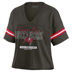 WEAR by Erin Andrews Women's Color Block Boxy Modest Crop V-Neck T-Shirt - Tampa Bay Buccaneers