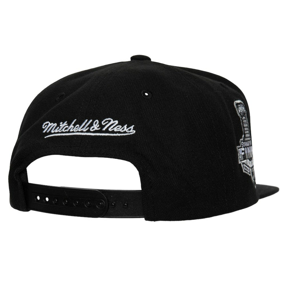 NHL Black Tampa Bay Lightning Mitchell & Ness Core Top Spot Snapback Hat