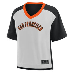 MLB San Francisco Giants Fanatics Oversized Race To Win V-Neck T-Shirt