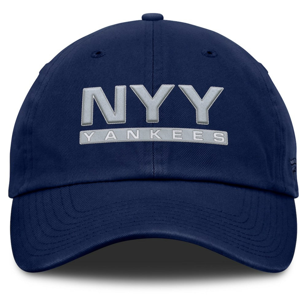 MLB New York Yankees Fanatics Women's Fly Out Adjustable Hat