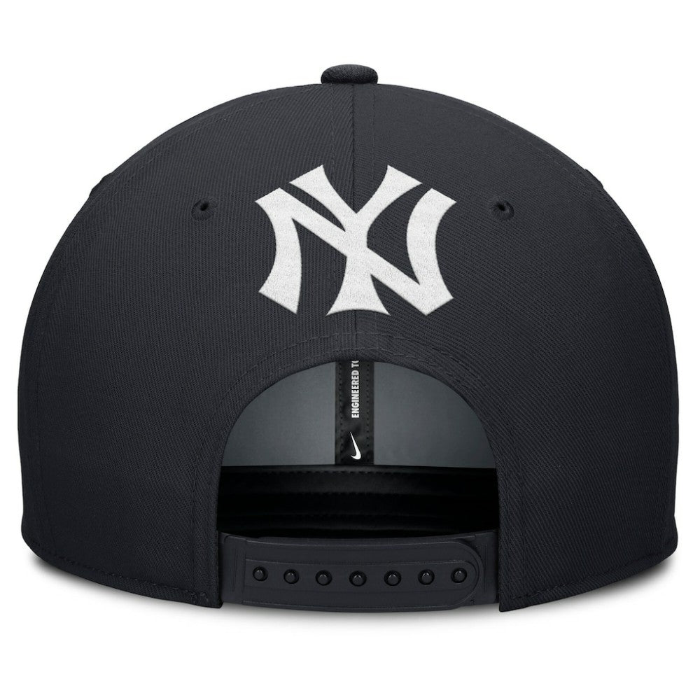 MLB New York Yankees Nike Pro Performance Snapback Hat
