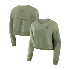 NBA Boston Celtics Women's Studio Tri-Blend Cropped Pullover Sweatshirt