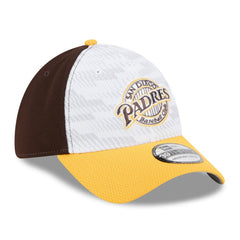 MLB San Diego Padres New Era 2025 MLB Clubhouse 39THIRTY Flex Hat