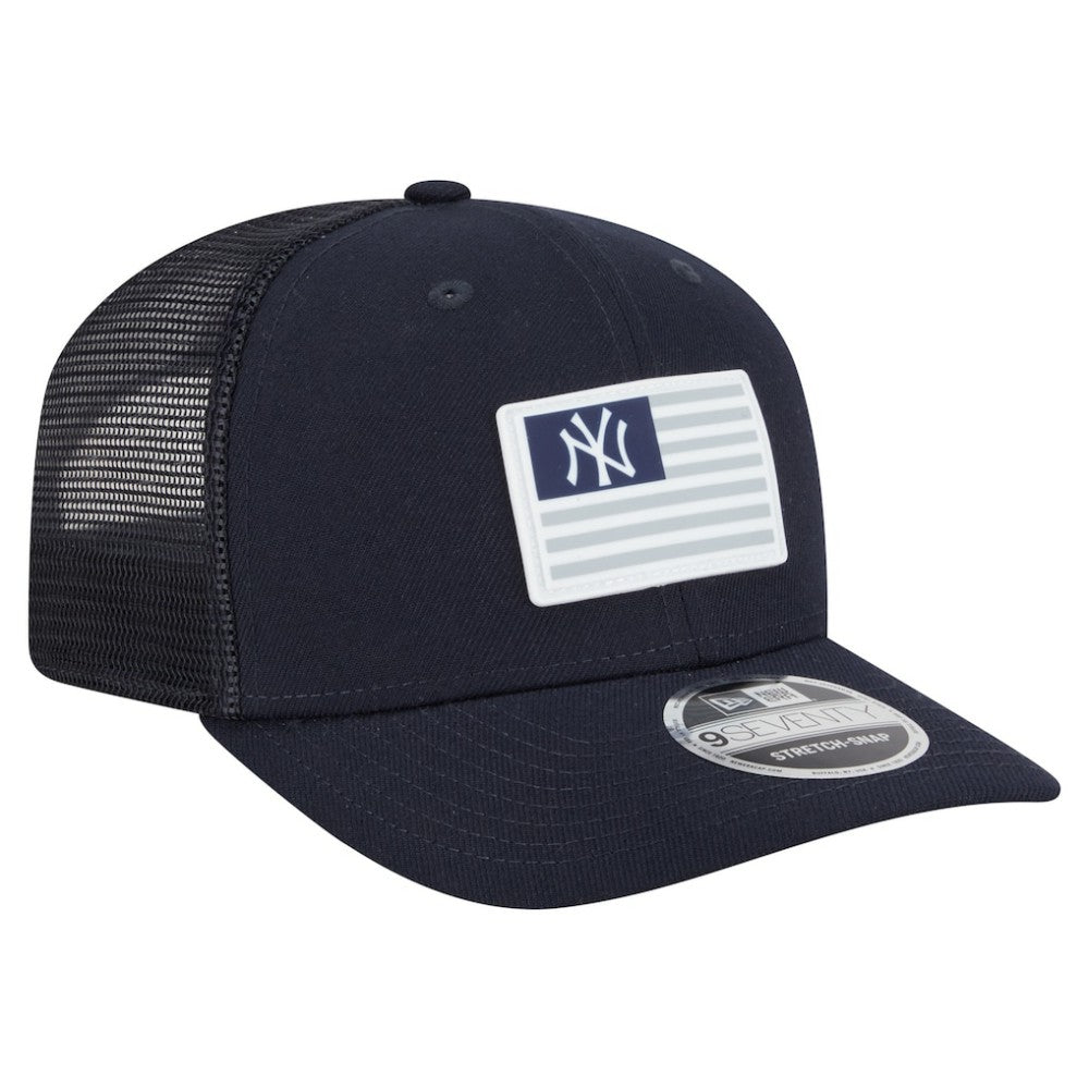 MLB New York Yankees New Era Flag 9SEVENTY Stretch-Snap Hat