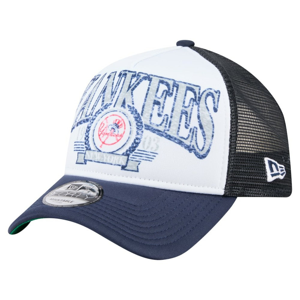 MLB New York Yankees New Era Distressed 9FORTY A-Frame Adjustable Trucker Hat