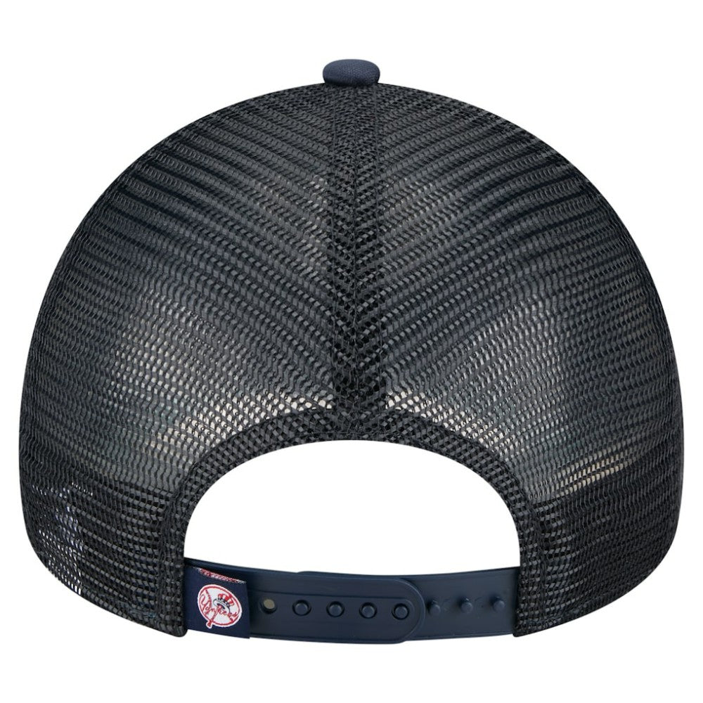 MLB New York Yankees New Era Distressed 9FORTY A-Frame Adjustable Trucker Hat