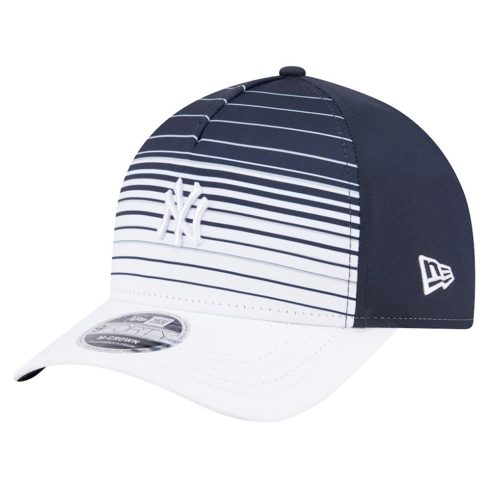 MLB New York Yankees New Era Gradient 9FORTY M-Crown Adjustable Hat