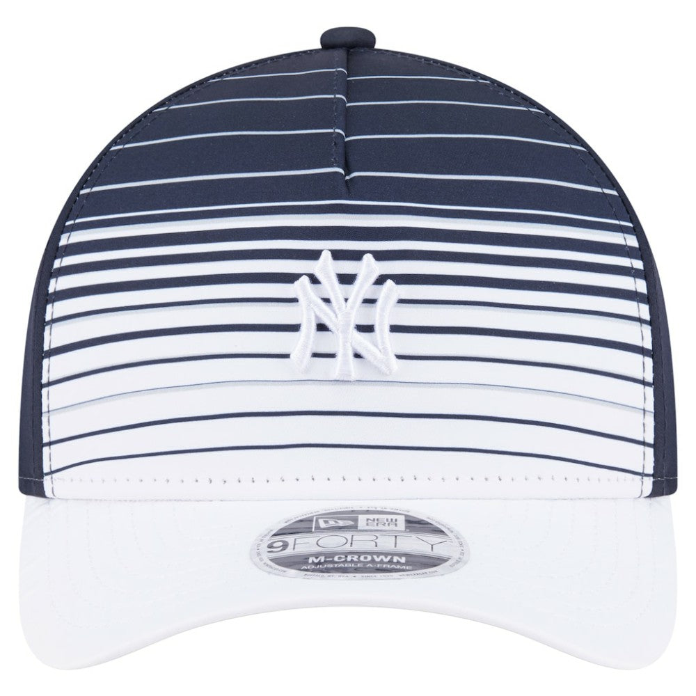 MLB New York Yankees New Era Gradient 9FORTY M-Crown Adjustable Hat