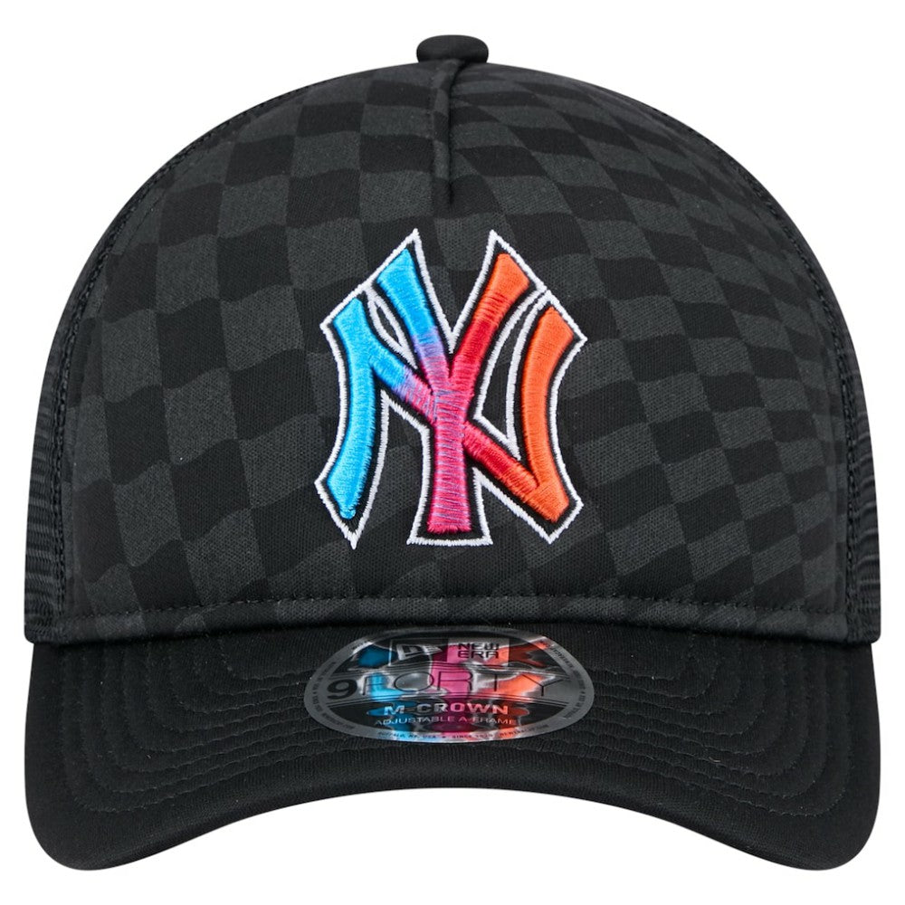 MLB New York Yankees New Era Gradient 9FORTY A-Frame M-Crown Trucker Adjustable Hat