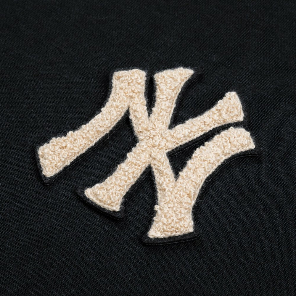 MLB New York Yankees Levelwear Murray Quarter-Zip Sweatshirt