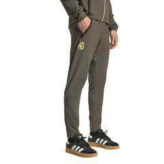 Real Madrid 2025/26 Tiro Vis Tech AEROREADY Travel Pants - Adidas Olive