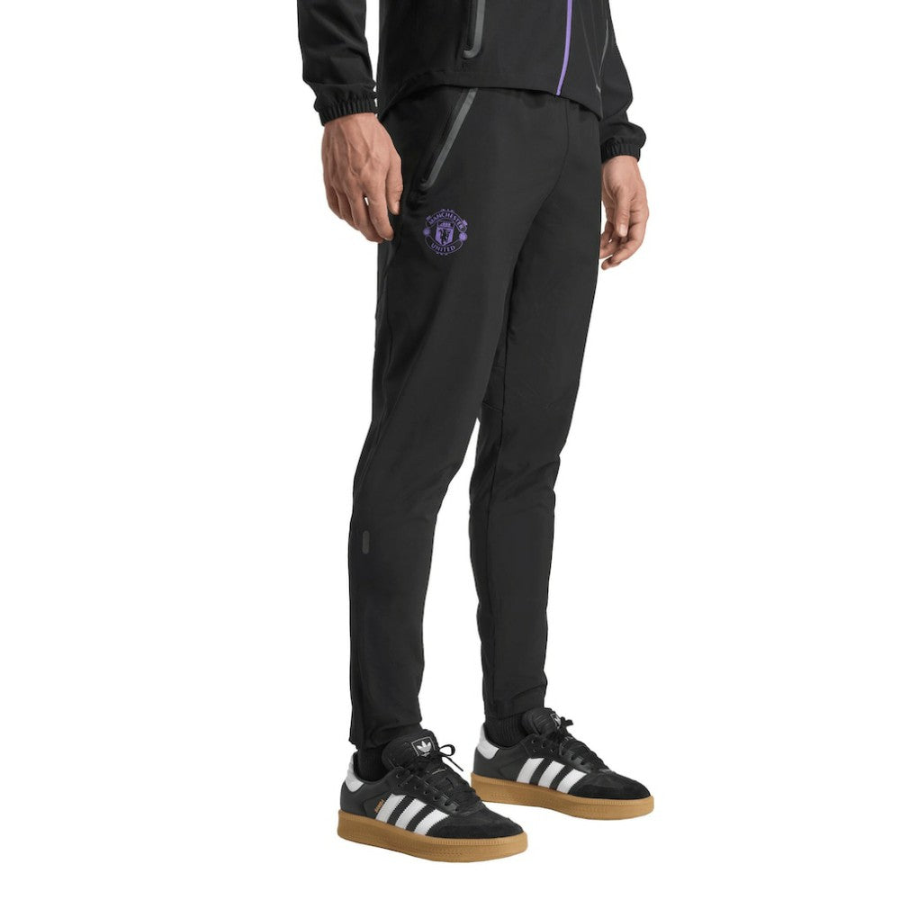 Manchester United 2025/26 Tiro Vis Tech AEROREADY Travel Pants - Adidas Black
