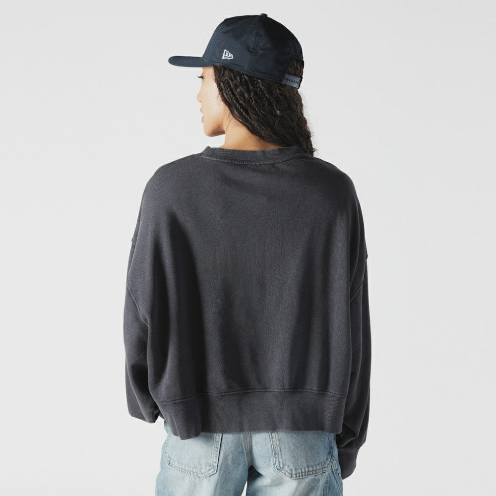 MLB New York Yankees New Era Women's Boxy Mineral Wash Dolmen Sleeve Cropped Sweatshirt