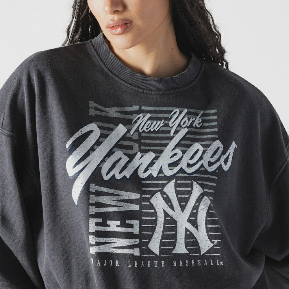 MLB New York Yankees New Era Women's Boxy Mineral Wash Dolmen Sleeve Cropped Sweatshirt