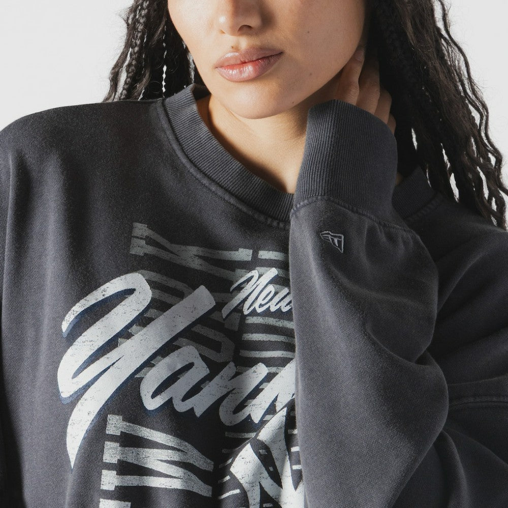 MLB New York Yankees New Era Women's Boxy Mineral Wash Dolmen Sleeve Cropped Sweatshirt