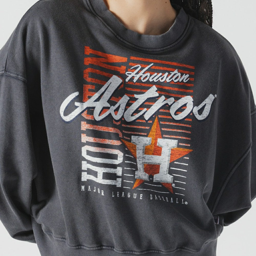 MLB Houston Astros New Era Women's Boxy Mineral Wash Dolmen Sleeve Cropped Sweatshirt