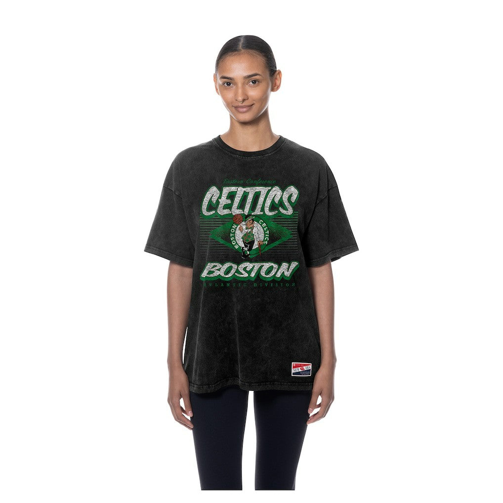 NBA Boston Celtics Women's Throwback Mineral Wash Oversized T-Shirt